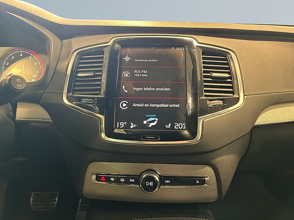 Volvo XC90 10 of 25