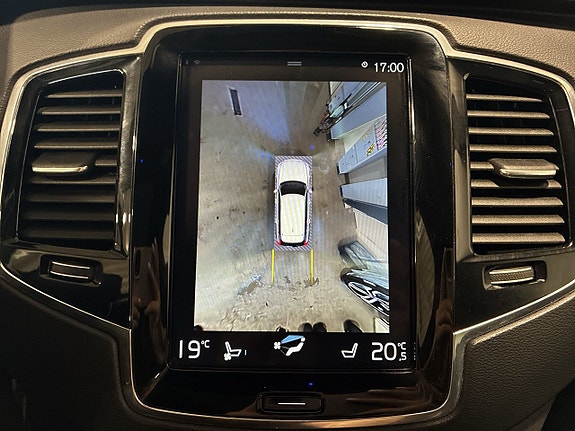 Volvo XC90 23 of 25
