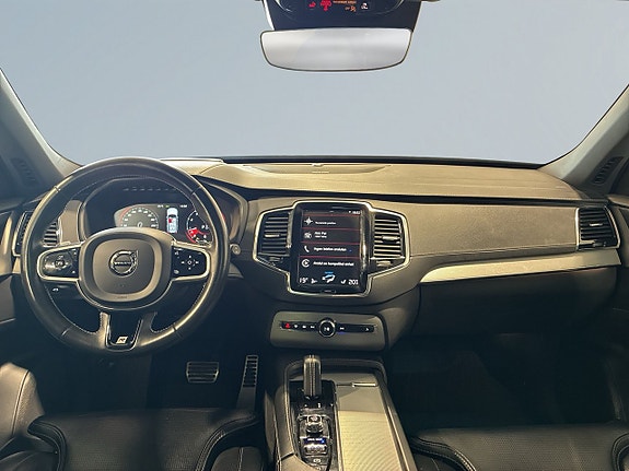 Volvo XC90 8 of 25