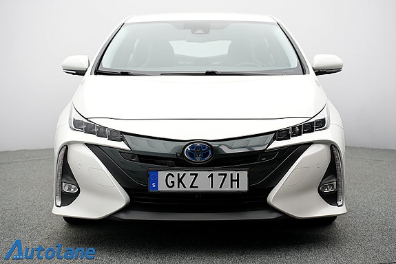 Toyota Prius 27 of 30