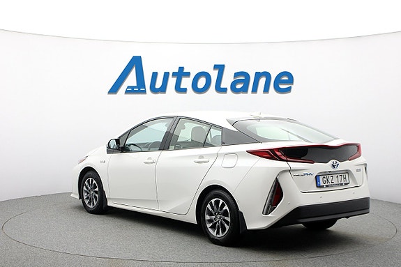 Toyota Prius 6 of 30