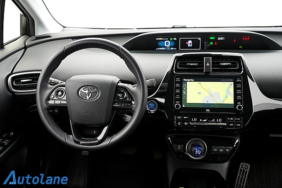 Toyota Prius 12 of 30