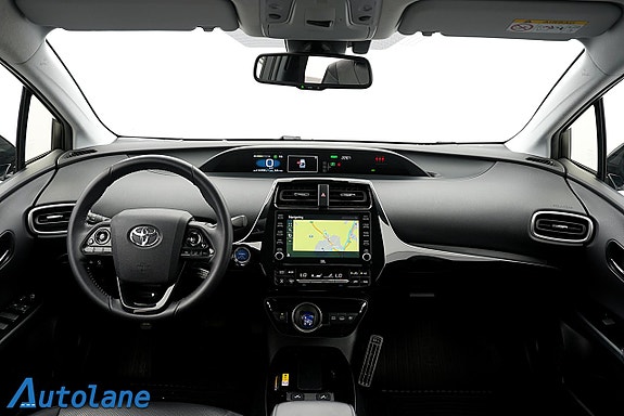 Toyota Prius 11 of 30