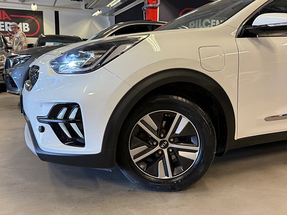 Kia Niro 2 of 5