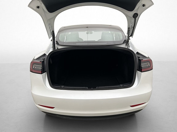 Tesla Model 3 8 of 30