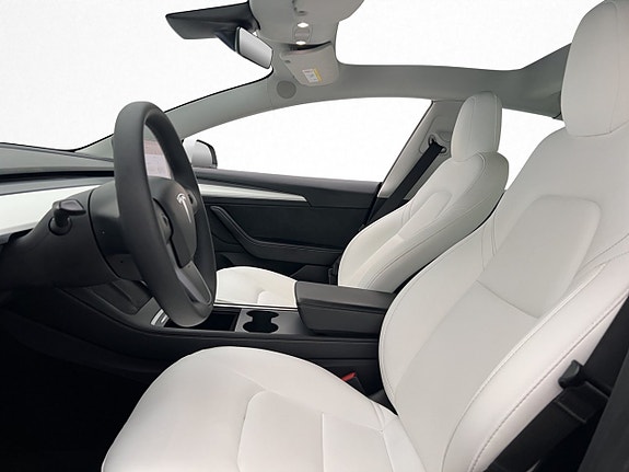 Tesla Model 3 24 of 30