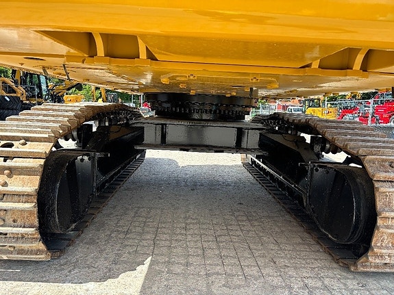 CAT 352 2 of 14
