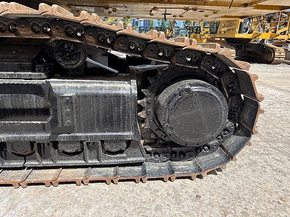 CAT 352 11 of 14
