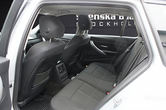 BMW 318d 21 of 24
