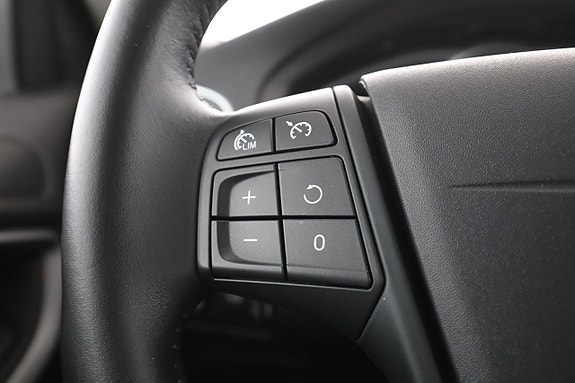 Volvo V40 22 of 30