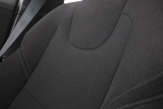 Volvo V40 25 of 30