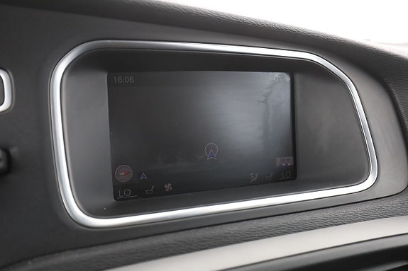 Volvo V40 30 of 30