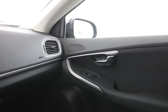 Volvo V40 19 of 30