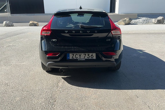 Volvo V40 4 of 30