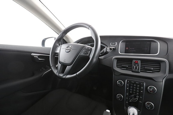 Volvo V40 12 of 30