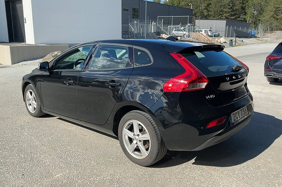 Volvo V40 3 of 30