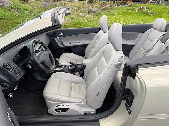 Volvo C70 11 of 13