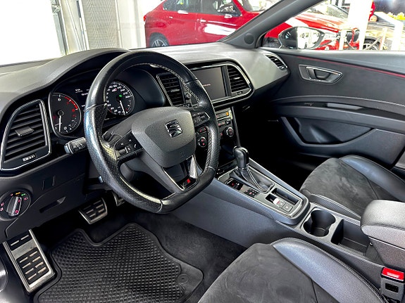 Seat Leon 10 of 17
