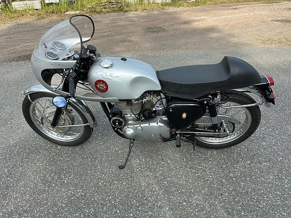 BSA A 10 SUPER ROCKET 8 of 30