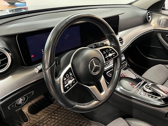 Mercedes-Benz E200 15 of 28