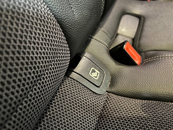Mercedes-Benz E200 24 of 28
