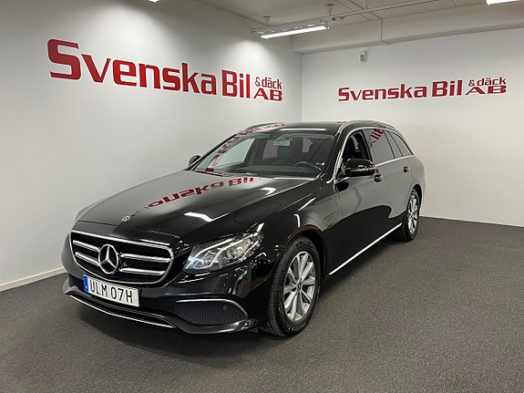 Mercedes-Benz E200 3 of 5