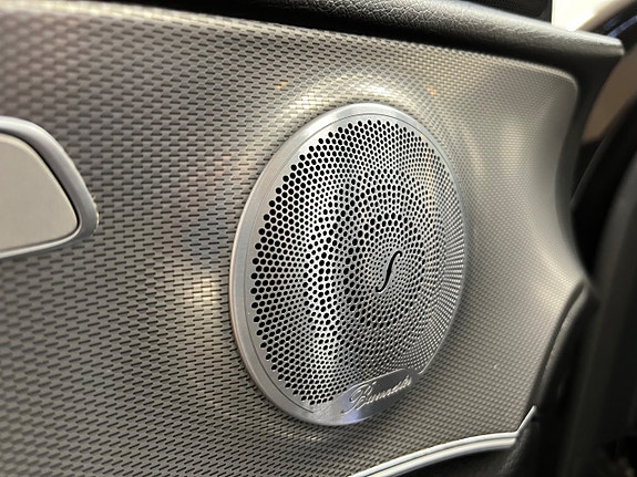 Mercedes-Benz E200 13 of 28