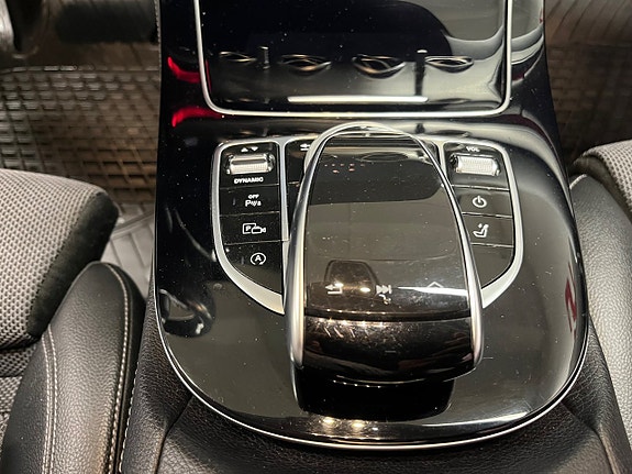 Mercedes-Benz E200 20 of 28