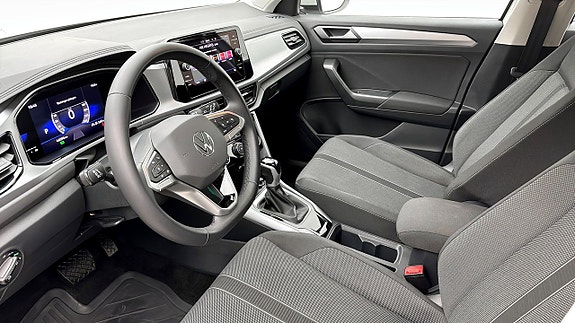 Volkswagen T-Roc 7 of 12