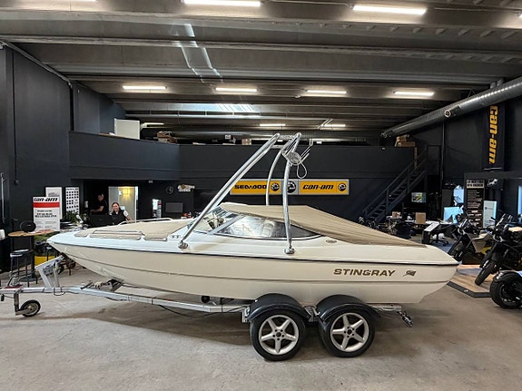 STINGRAY 190LS INK TRAILER