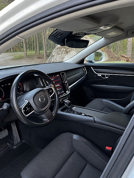 Volvo V90 Cross Country 5 of 5