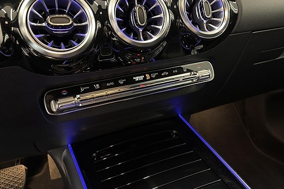 Mercedes-Benz EQA300 12 of 13
