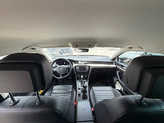 Volkswagen Passat 7 of 10