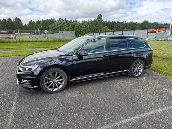Volkswagen Passat 2 of 5