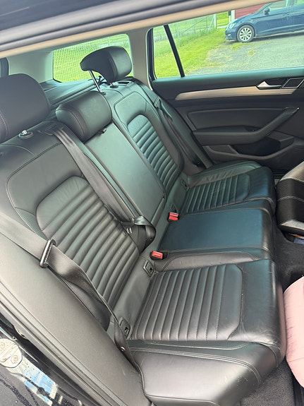 Volkswagen Passat 9 of 10