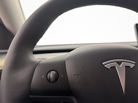 Tesla Model Y 29 of 29