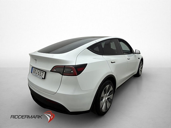 Tesla Model Y 8 of 29