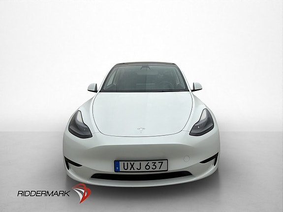 Tesla Model Y 3 of 5