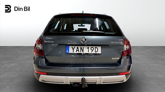 Skoda Octavia Scout 5 of 5