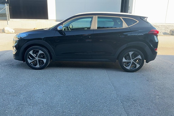 Hyundai Tucson 2 of 5