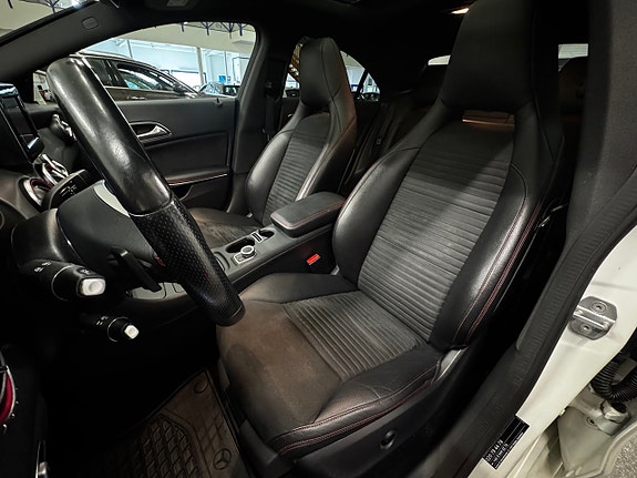 Mercedes-Benz CLA250 12 of 23