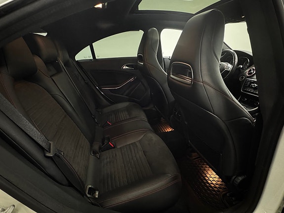 Mercedes-Benz CLA250 13 of 23
