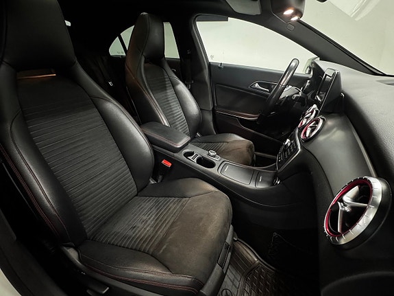 Mercedes-Benz CLA250 9 of 23