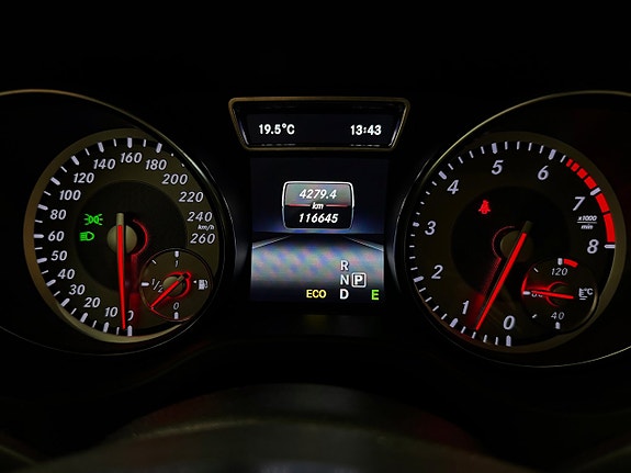 Mercedes-Benz CLA250 16 of 23