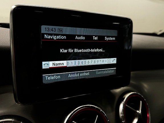 Mercedes-Benz CLA250 19 of 23