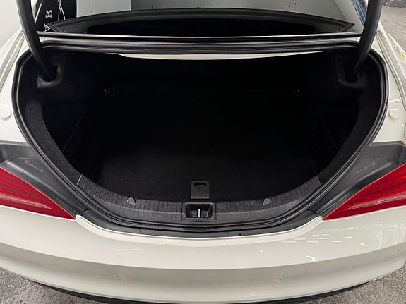 Mercedes-Benz CLA250 6 of 23