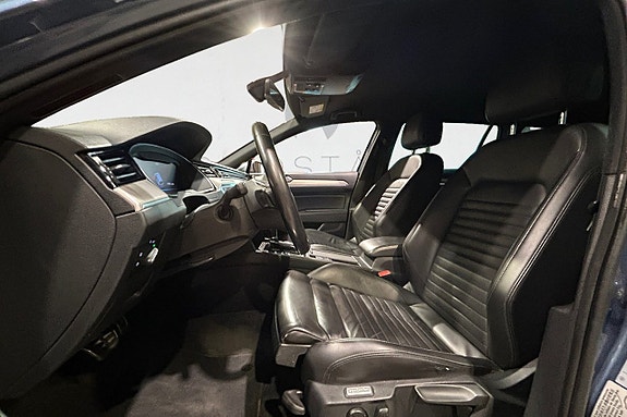 Volkswagen Passat Alltrack 3 of 5