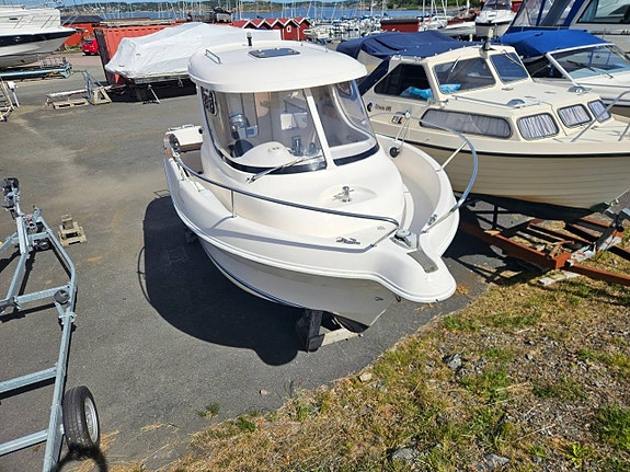 Quicksilver 580 Pilothouse 4 of 5