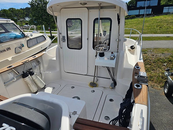 Quicksilver 580 Pilothouse 6 of 8