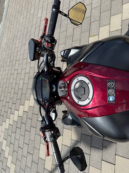 Kawasaki Z1000 4 of 5